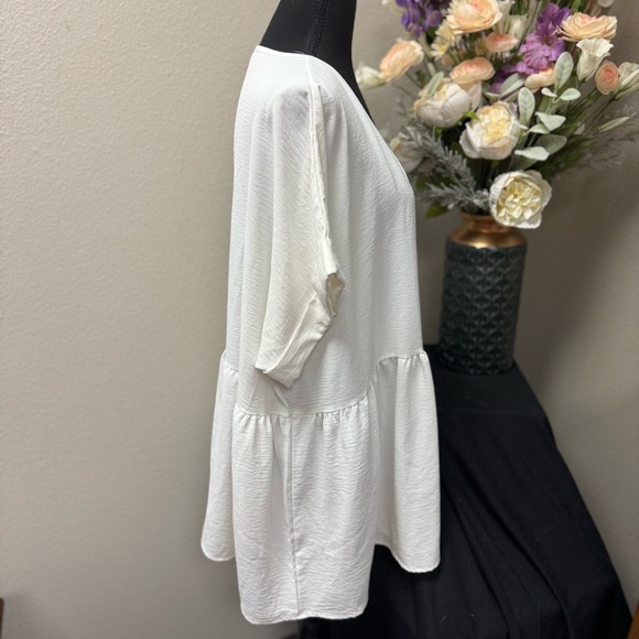 Chic Soul White V-Neck Babydoll Blouse – 1XL Made in USA - Picture 4 of 7